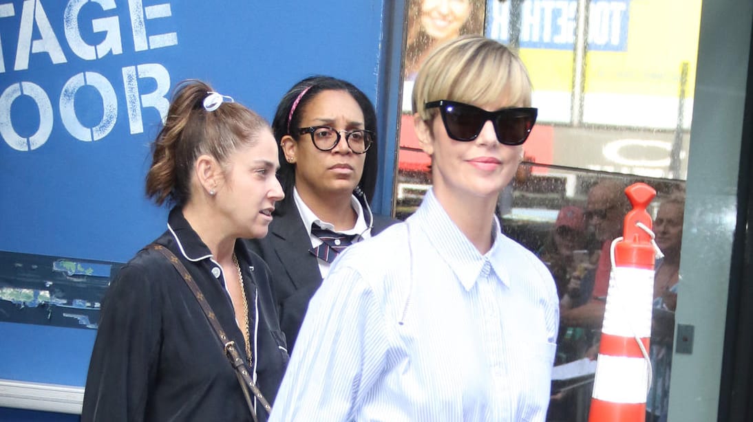 Charlize Theron in New York: Die Schauspielerin hat einen neuen Look – den Pixie-Cut.