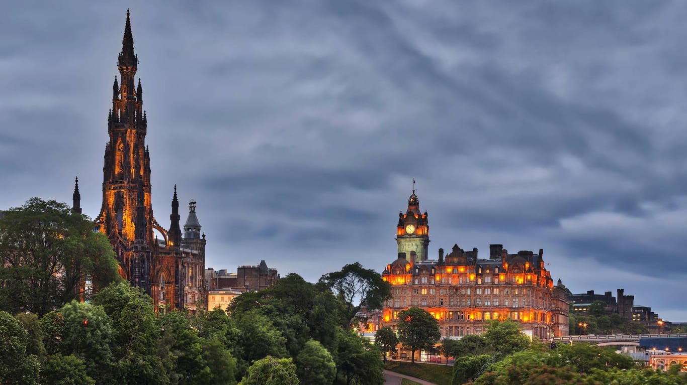 Das "Balmoral" Hotel in Edinburgh: Hier soll J.K. Rowling "Die Heiligtümer des Todes" geschrieben haben.