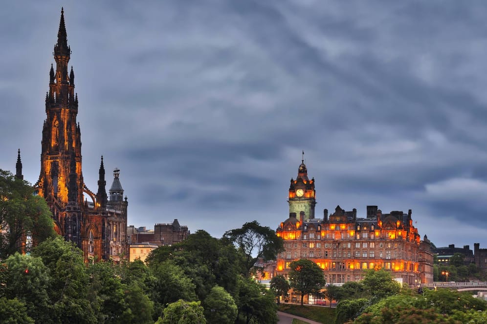 Das "Balmoral" Hotel in Edinburgh: Hier soll J.K. Rowling "Die Heiligtümer des Todes" geschrieben haben.