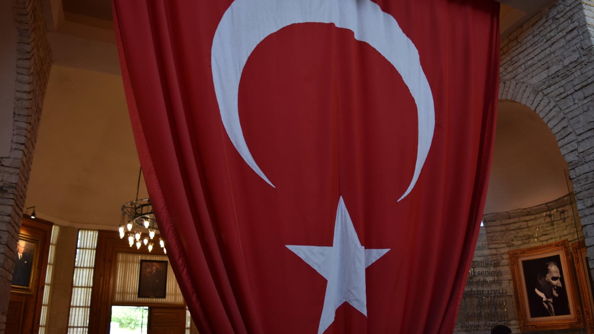 Ermittlungen in der Türkei: Ein Deutscher wurde im Italien-Urlaub festgenommen. Ermittlungen in der Türkei: Ein Deutscher wurde im Italien-Urlaub festgenommen.