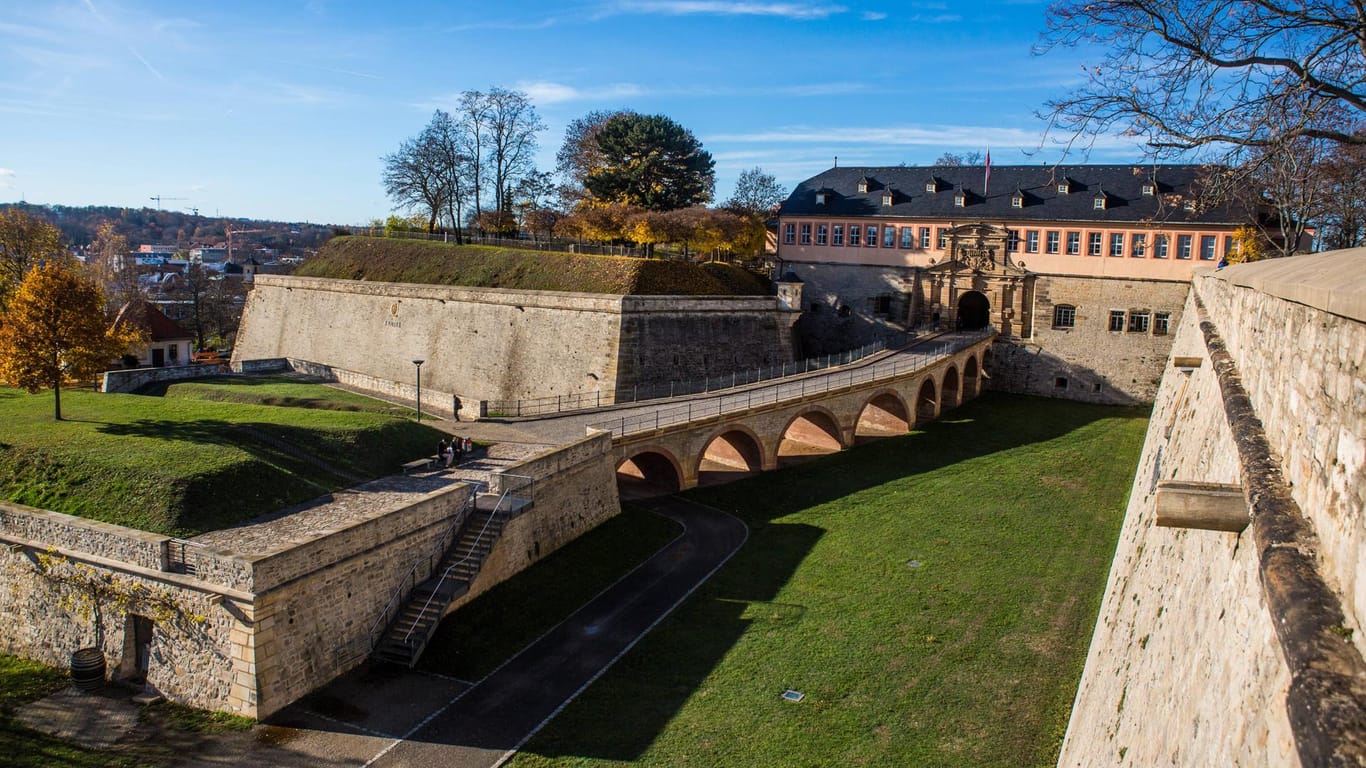 Die Zitadelle Petersberg: Die Festung wurde bereits ab dem 17. Jahrhundert errichtet.