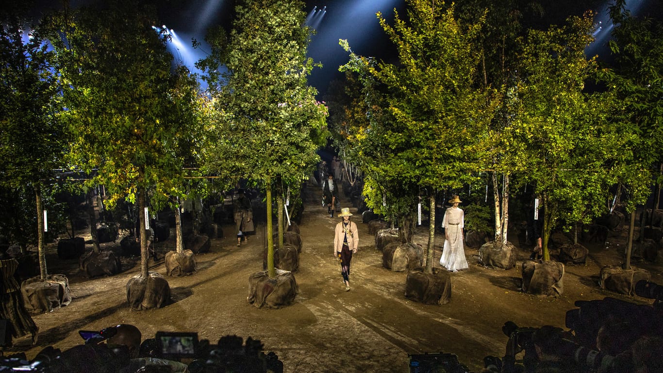 Paris Fashion Week: Die Fashionshow stand im Zeichen des Klimawandels.