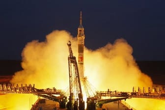 Die Sojus-Rakete startet in Baikonur.
