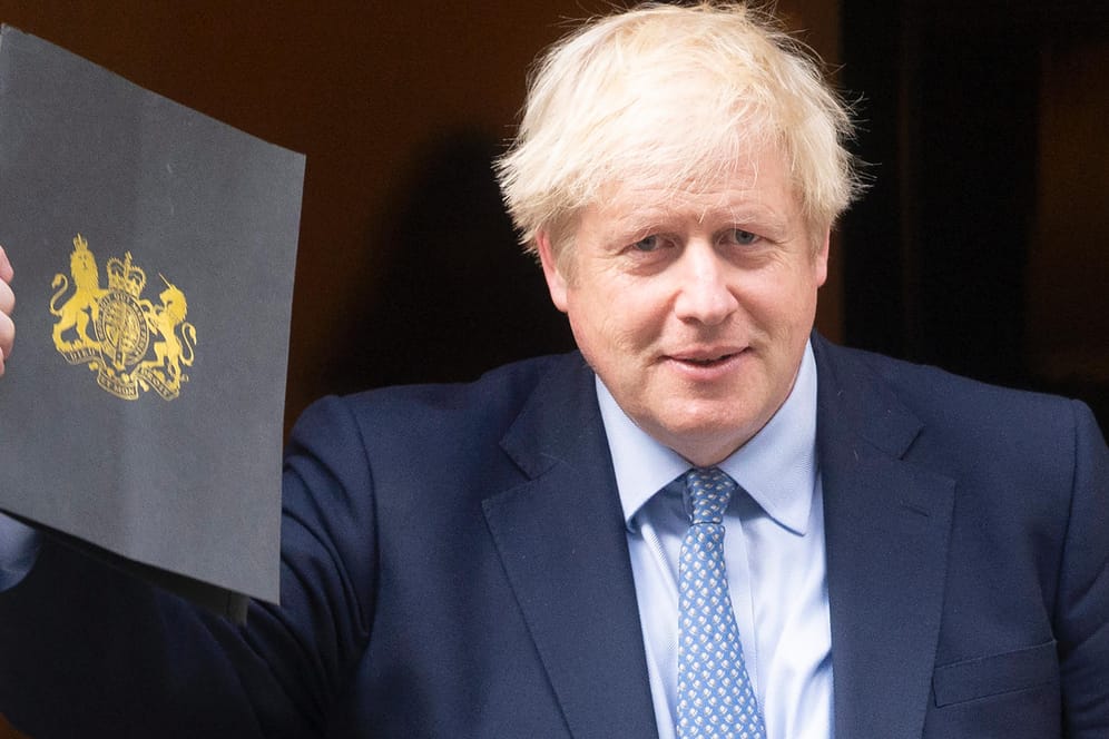 Premierminister Boris Johnson verlässt Downing Street No. 10: Sein Kommentar über die getötete Abgeordnete Jo Cox hat die Parlamentarier empört.