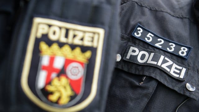 Kritiker sehen die Kennzeichnungspflicht als Ausdruck des Misstrauens gegen die Polizei.