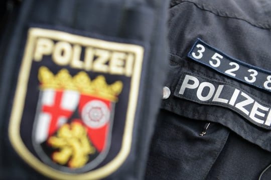 Kritiker sehen die Kennzeichnungspflicht als Ausdruck des Misstrauens gegen die Polizei.