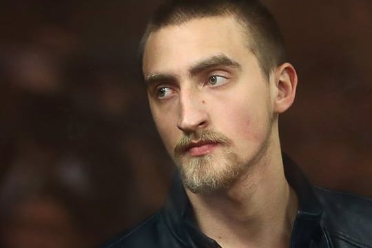 Dem Moskauer Schauspieler Pawel Ustinow wird vorgeworfen, an nicht genehmigten Oppositionsprotesten teilgenommen und einem Polizisten die Schulter ausgekugelt zu haben.