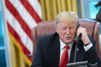 Donald Trump am Telefon: Wie werden die Telefonate des US-Präsidenten dokumentiert?