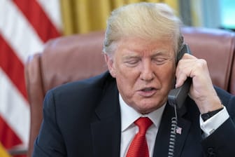 Donald Trump am Telefon: Wie werden die Telefonate des US-Präsidenten dokumentiert?