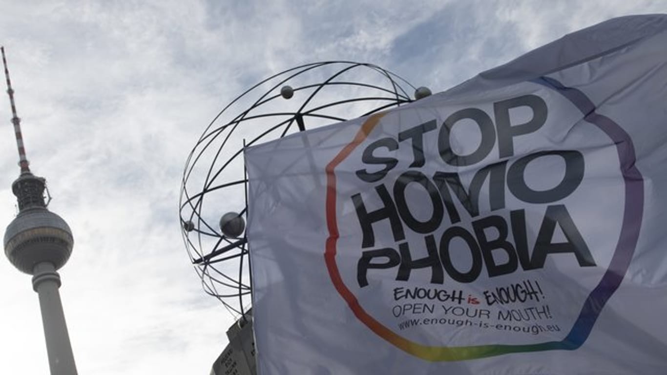Das Innenministerium hat zuletzt deutlich mehr unter anderem homophobe Gewalttaten registriert.