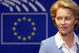 Ursula von der Leyen stößt mit zwei ihrer Kommissions-Kandidaten auf Widerstand im EU-Parlament.