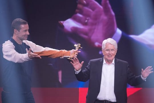 Bester Newcomer? Moderator Frank Elstner (r.