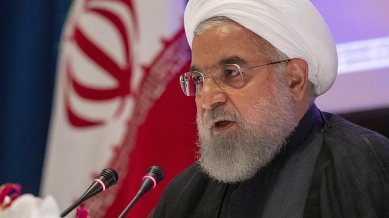 Irans Präsident Hassan Ruhani erhöht im Streit um die Fortsetzung des Atomabkommens den Druck auf die europäischen Vertragspartner.