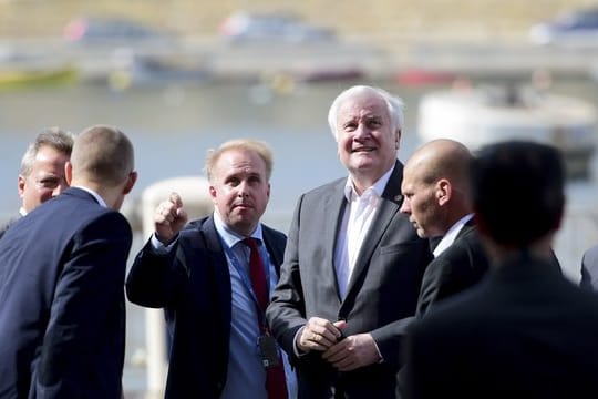 Bundesinnenminister Horst Seehofer bei einem Treffen der EU-Innenminister auf Malta, wo eine Übergangslösung für aus Seenot gerettete Migranten gefunden wurde.