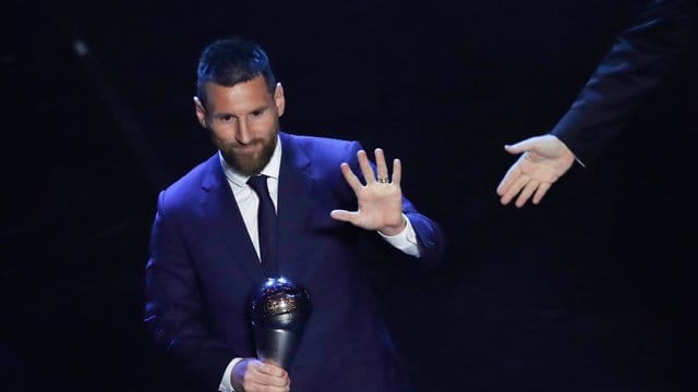 An der Ordnungsmäßigkeit der Wahl von Lionel Messi zum Weltfußballer wurden Zweifel geäußert. An der Ordnungsmäßigkeit der Wahl von Lionel Messi zum Weltfußballer wurden Zweifel geäußert.