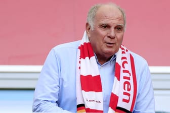 Uli Hoeneß: Der Noch-Präsident des FC Bayern hält weiter einen Sané-Wechsel für möglich.