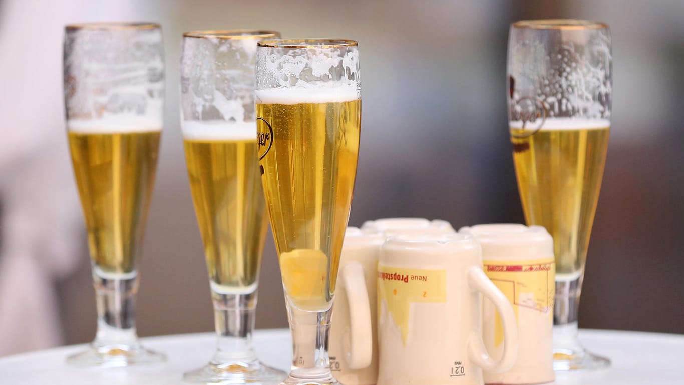 Gläser mit Bier: Von dem Rückruf betroffen ist Bier der Marke "Neumarkter Lammsbräu".