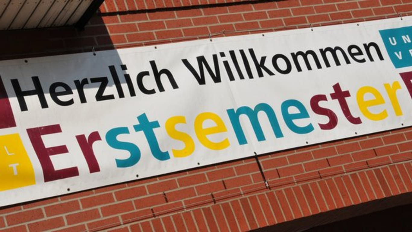 Willkommen sind Erstsemester fast überall - spezielle Veranstaltungen für die Neulinge gibt es aber längst nicht immer.