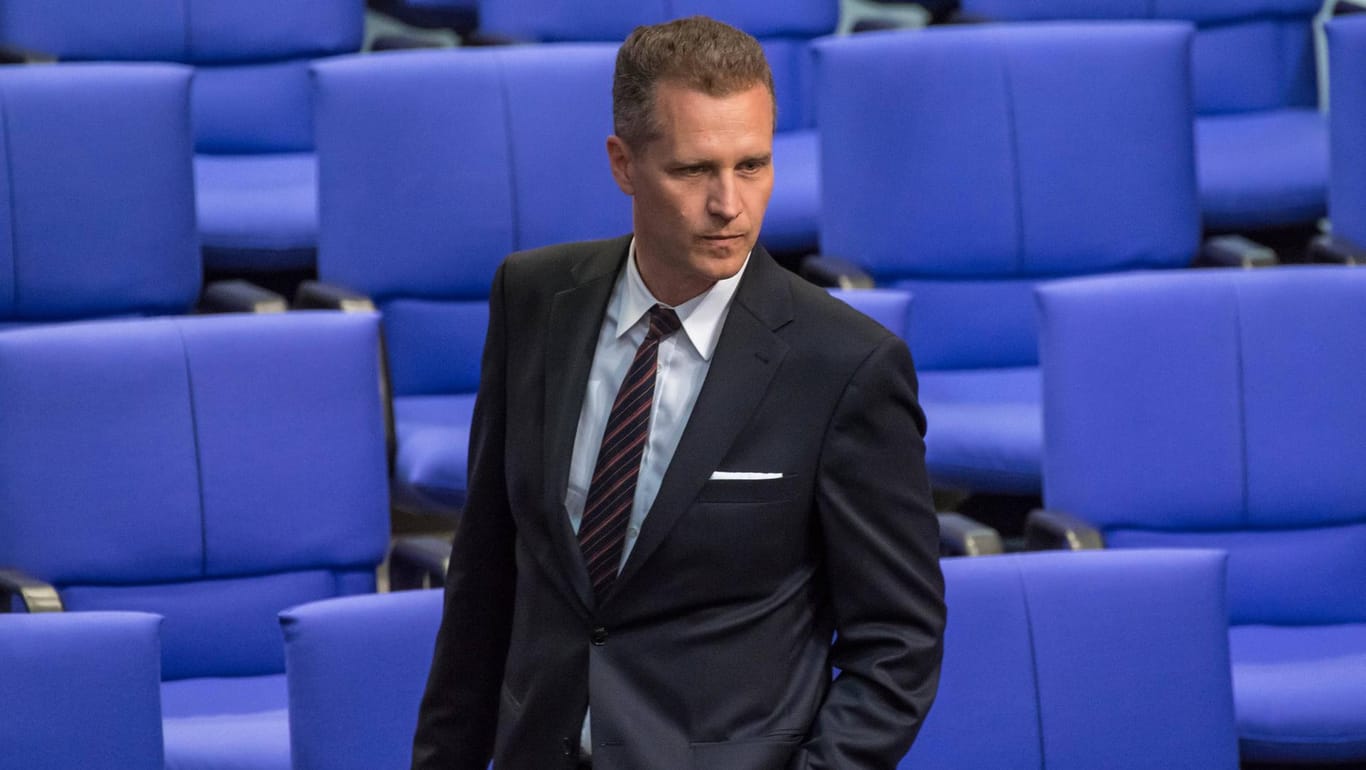 Der AfD-Abgeordnete Peter Bystron im Bundestag: Beim ersten Mal musste er 1.000 Euro zahlen.