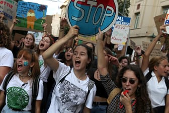 Demonstration von Schülerinnen in Griechenland.