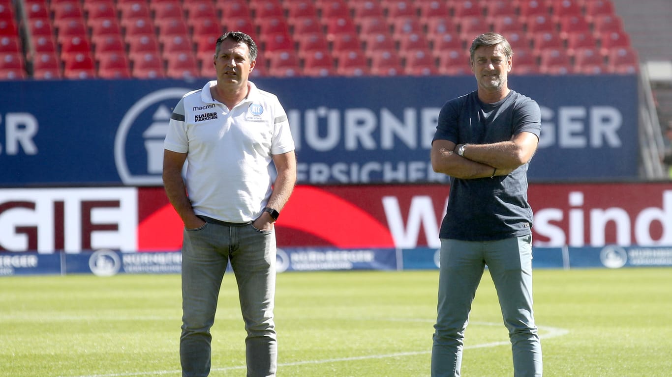 Alois Schwartz und Oliver Kreuzer: Der Trainer und der Sportdirektor des Karlsruher SC stehen auch mal auf dem Rasen.