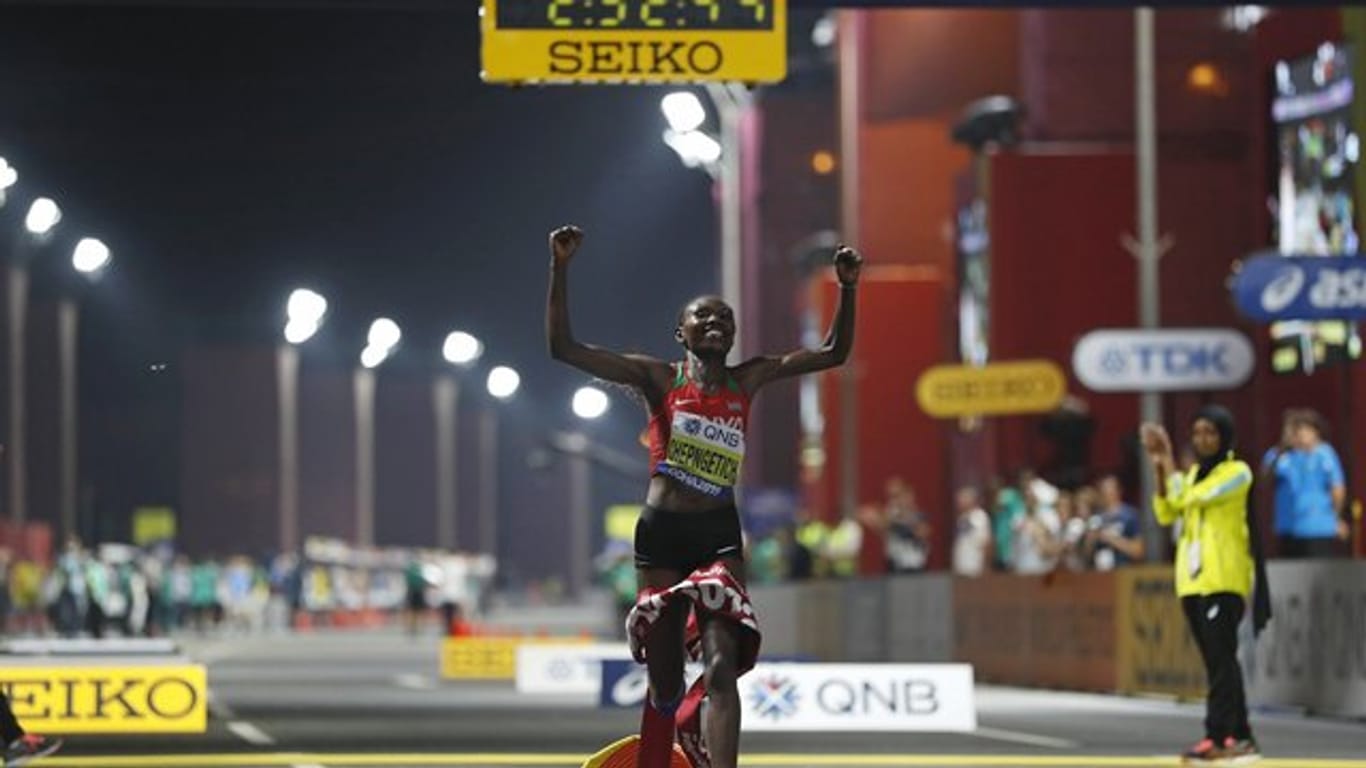 Die Kenianerin Ruth Chepngetich lief beim WM-Marathon als Erste durchs Ziel.