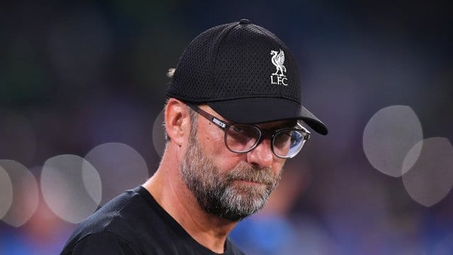 Liverpools Trainer Jürgen Klopp soll einen falschen Spieler eingewechselt haben. Liverpools Trainer Jürgen Klopp soll einen falschen Spieler eingewechselt haben.