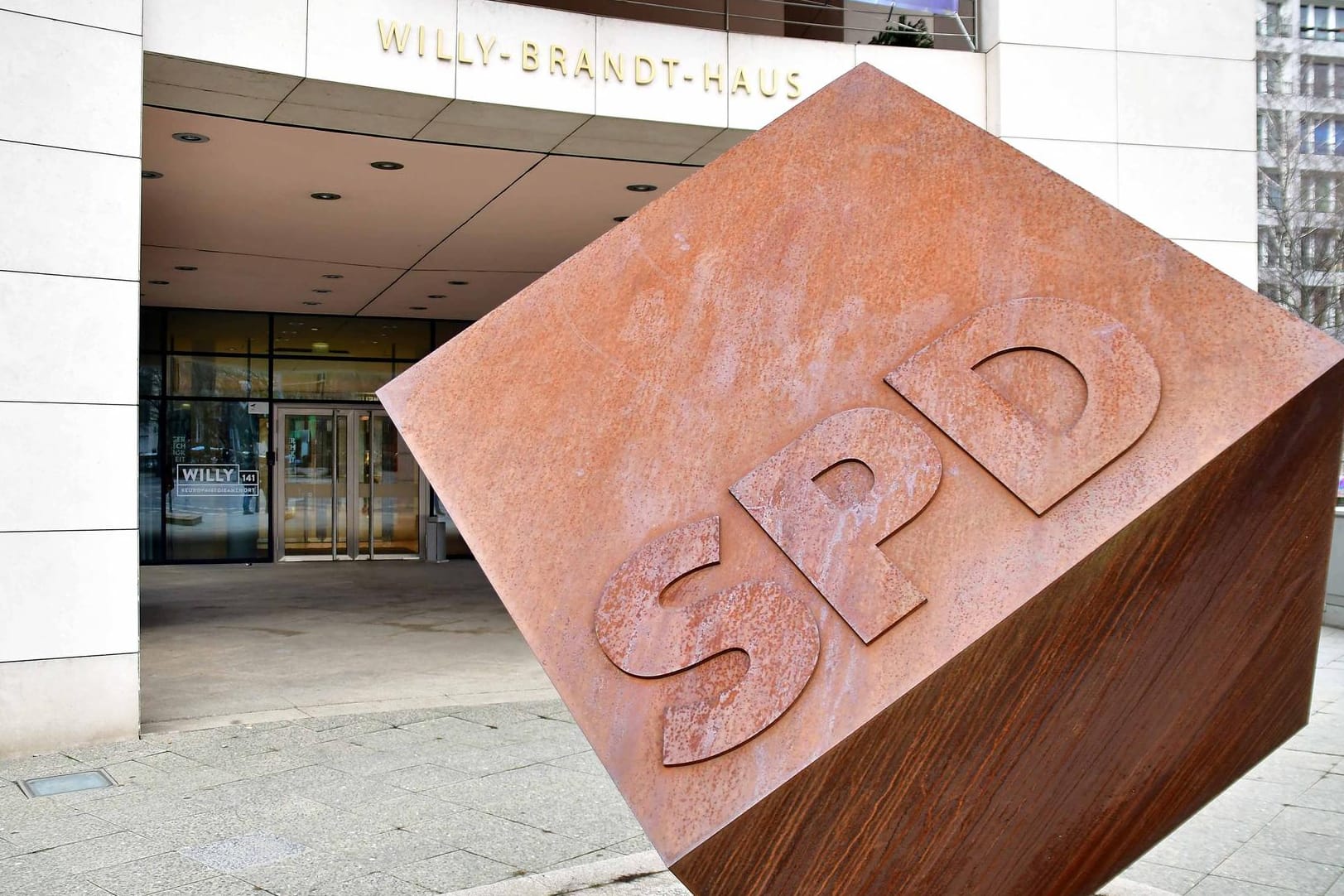 Die SPD-Bundeszentrale in Berlin: Im aktuellen RTL/n-tv-"Trendbarometer" kommt die Partei nur noch auf 13 Prozent Zustimmung. (Symbolfoto)