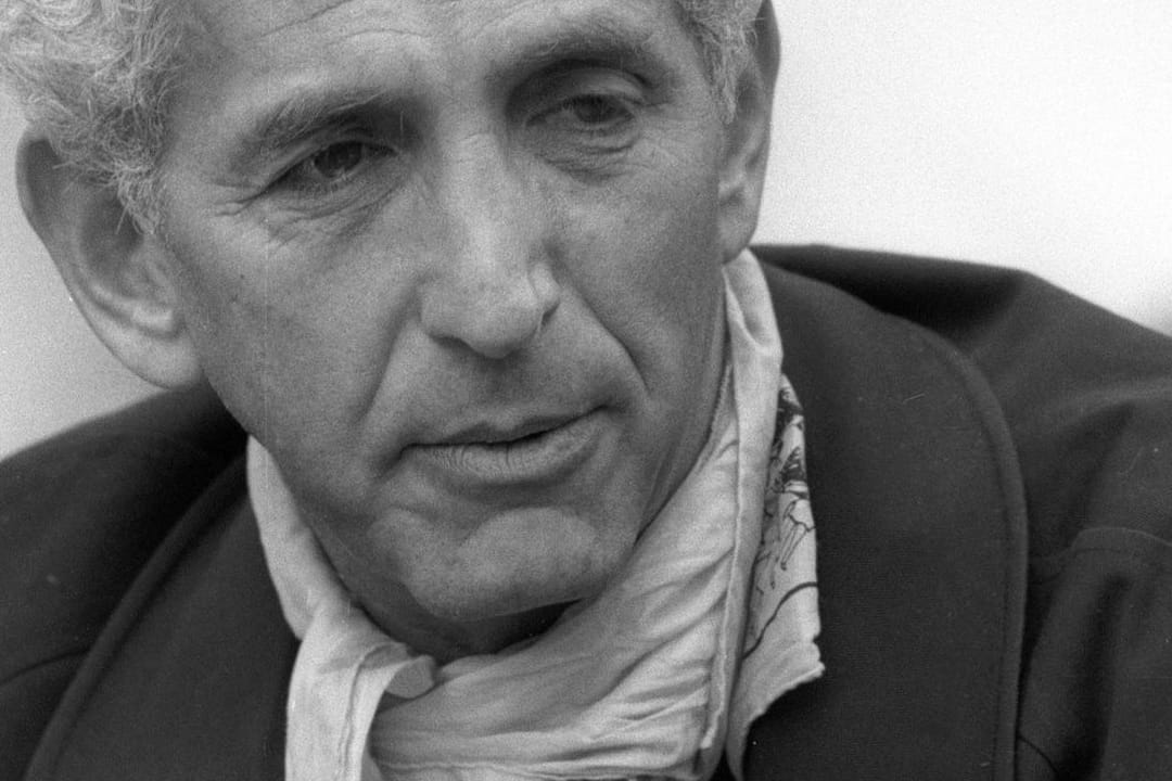 Daniel Ellsberg beim Protest gegen die Stationierung von Pershing-II-Raketen in Mutlangen, 1983: 1971 gab er die "Pentagon-Papiere" an die Presse weiter und half so, den Vietnamkrieg zu beenden.