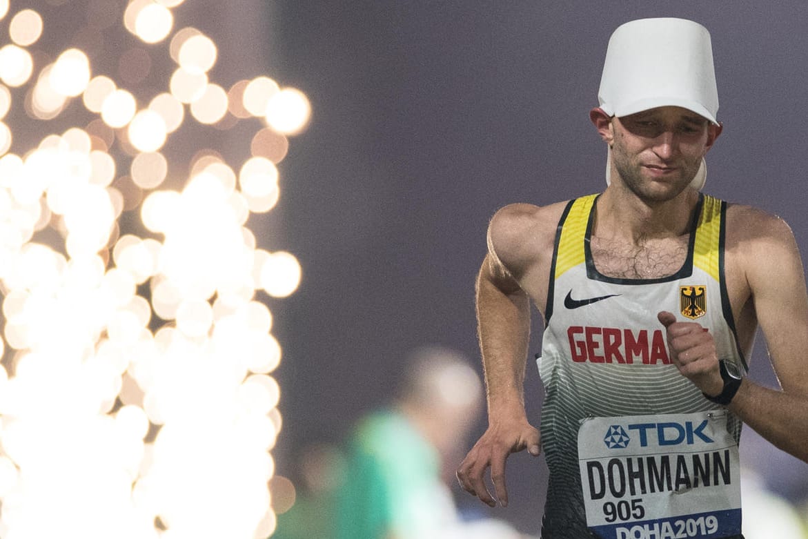 Carl Dohmann beim Zieleinlauf: Nach 50 Kilometern hat er es endlich geschafft.