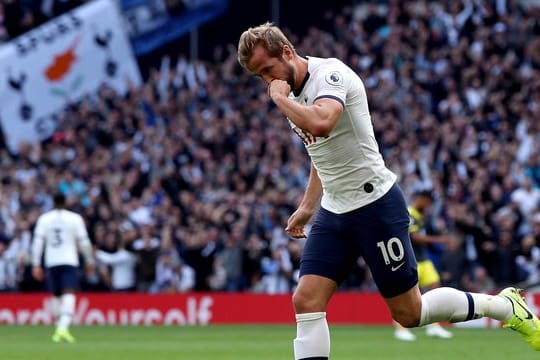 Tottenhams Star Harry Kane jubelt nach seinem Treffer gegen Southampton.