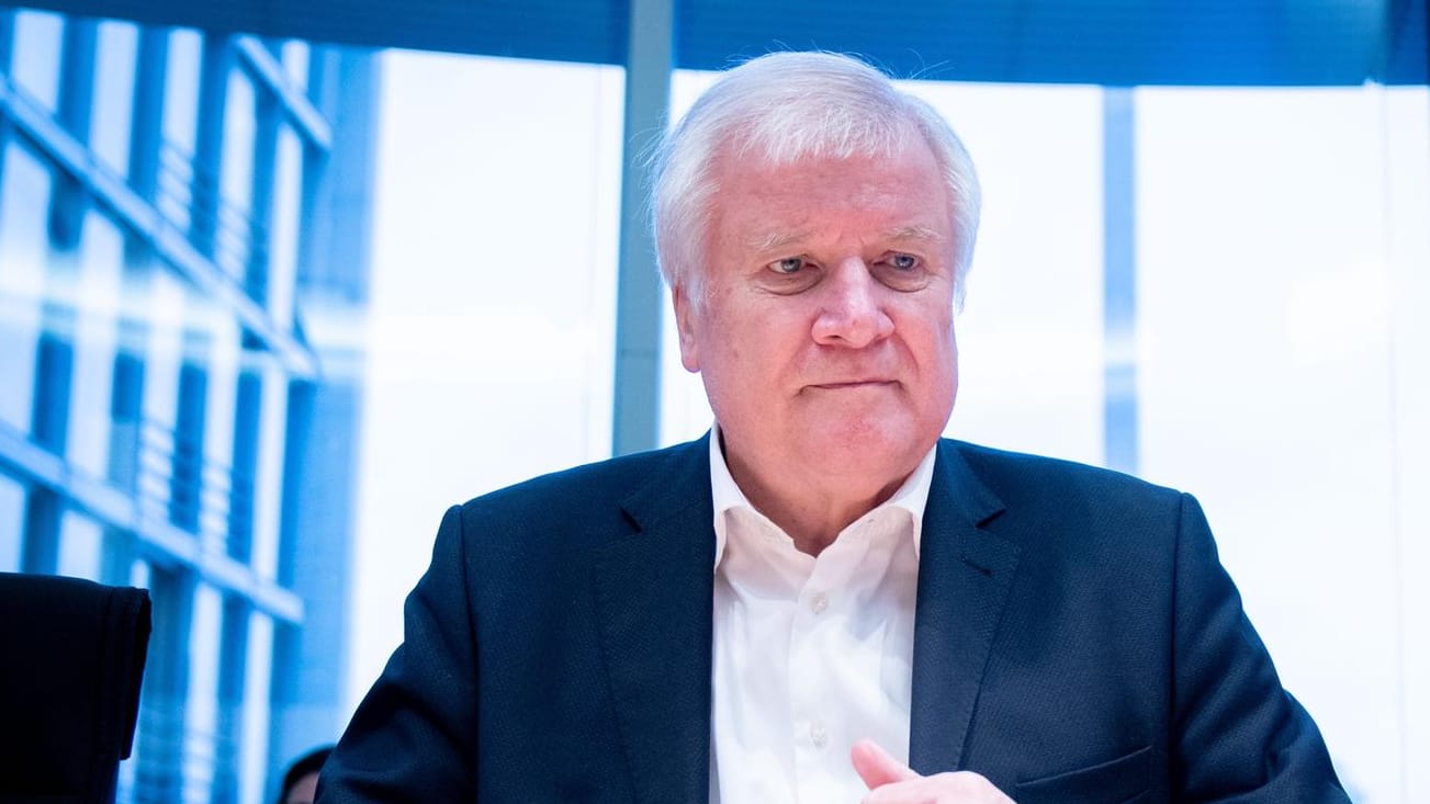 Horst Seehofer: Der Innenminister lässt die Schleierfahndung verstärken.