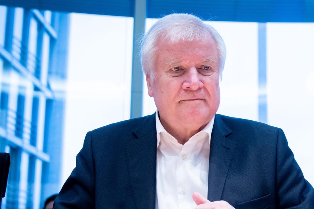 Horst Seehofer: Der Innenminister lässt die Schleierfahndung verstärken.