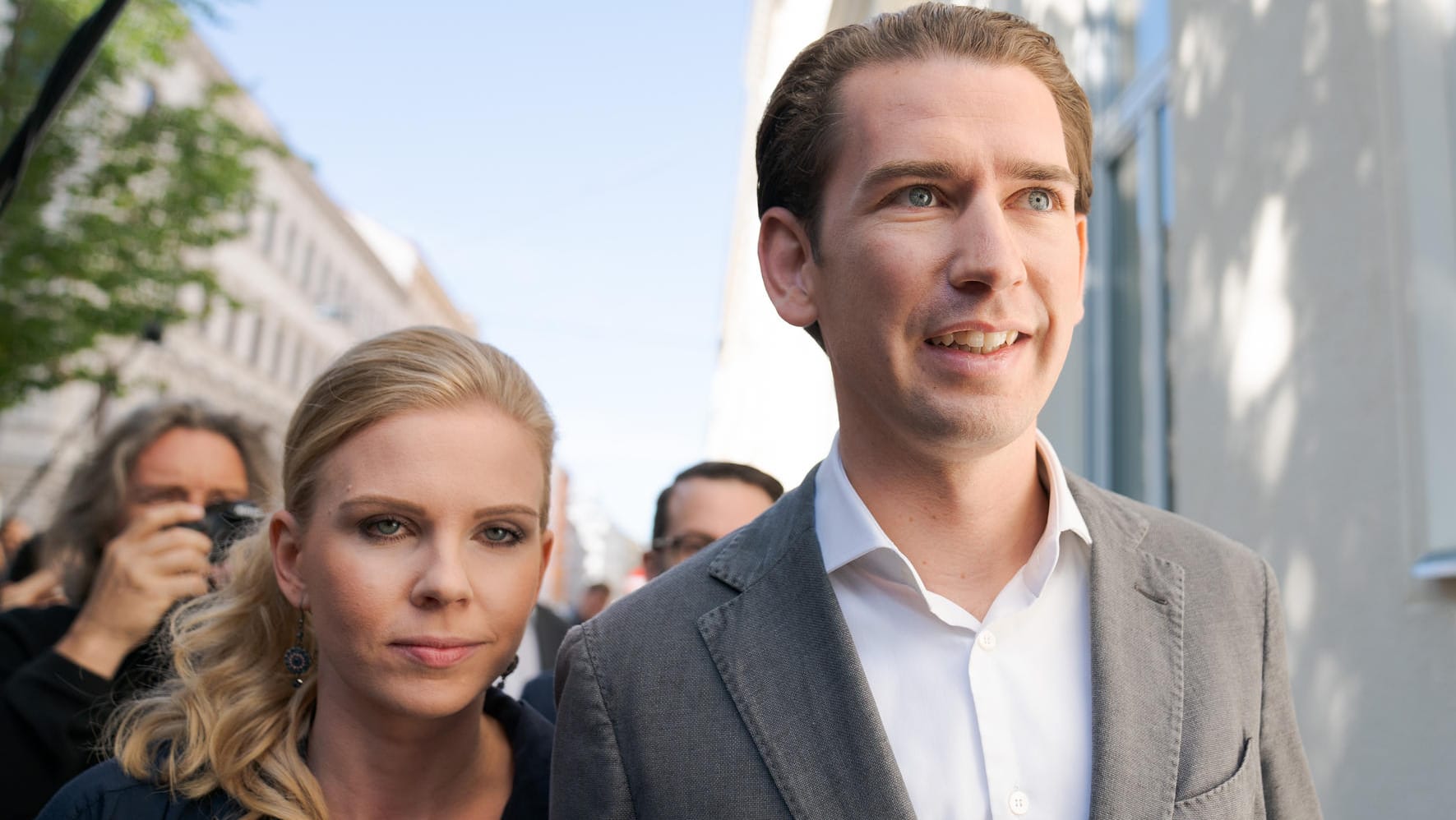 Sebastian Kurz mit seiner Freundin Susanne Thier: Der alte und wohl neue Kanzler braucht einen Koalitionspartner.