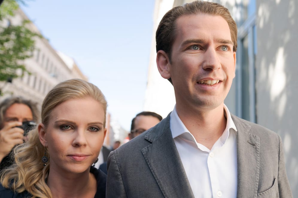 Sebastian Kurz mit seiner Freundin Susanne Thier: Der alte und wohl neue Kanzler braucht einen Koalitionspartner.