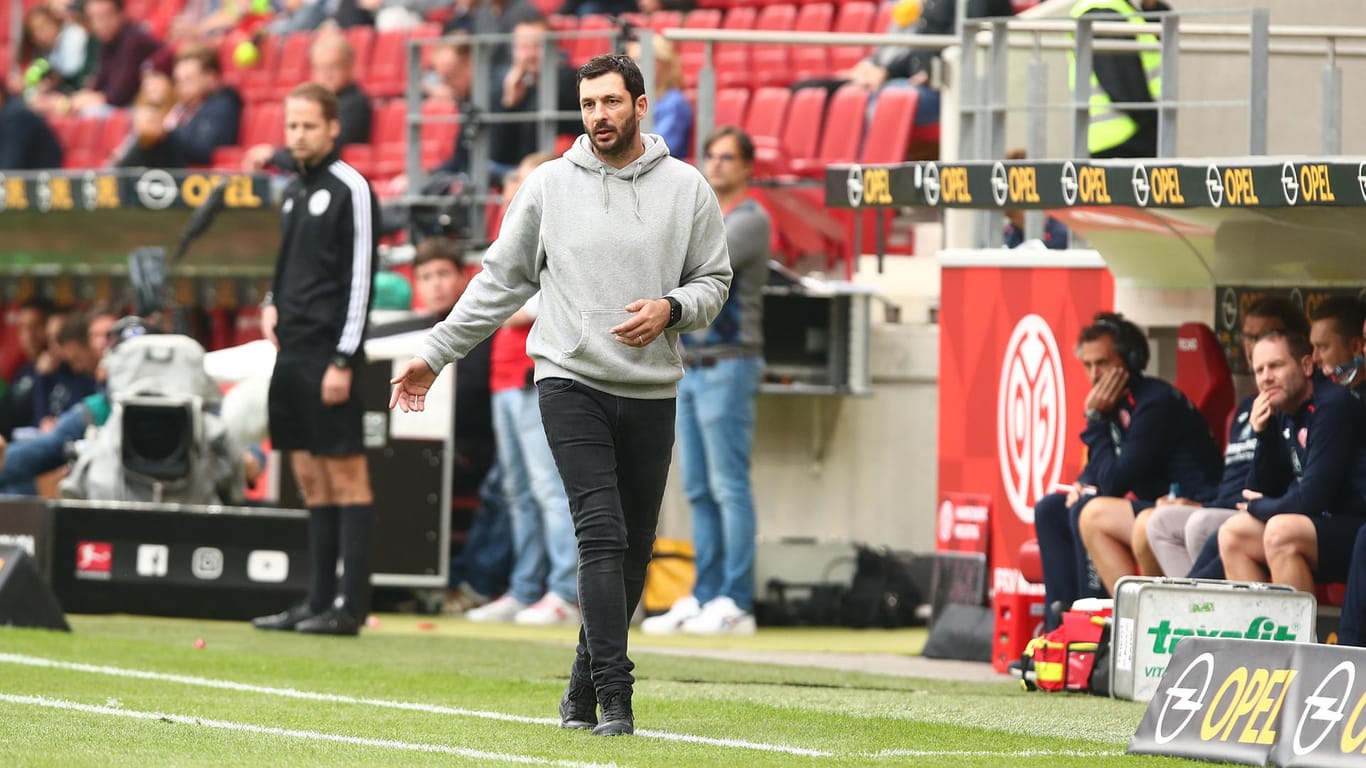 Mainz 05-Trainer Sandro Schwarz: Am Samstag verlor der FSV Mainz 05 gegen Wolfsburg und der Coach sah Gelb-Rot.