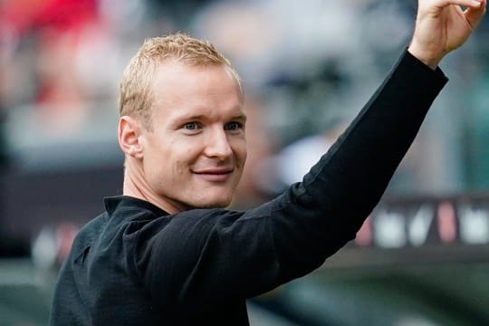 Kann wahrscheinlich trotz eines Daumenbruchs spielen: Sebastian Rode.