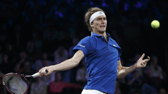 Alexander Zverev hat beim Turnier in Peking sein Auftaktmatch gewonnen.