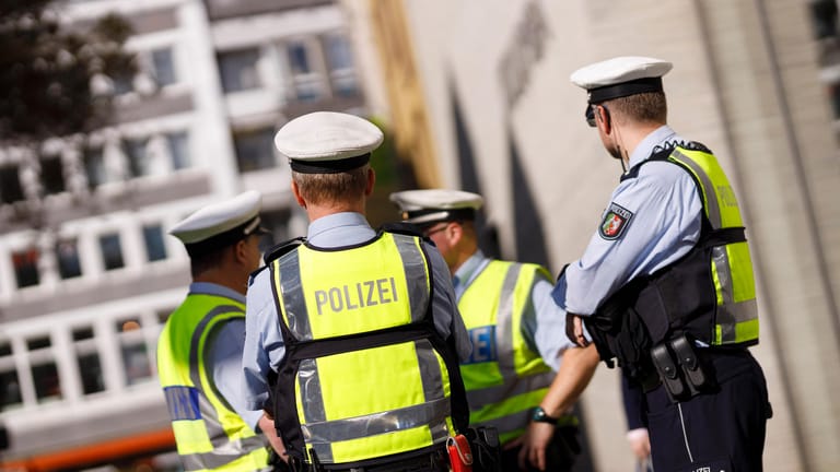Beamte der Polizei Köln: Am Sonntag leistete diese sich nach einem Einbruch eine wilde Verfolungsjagd.