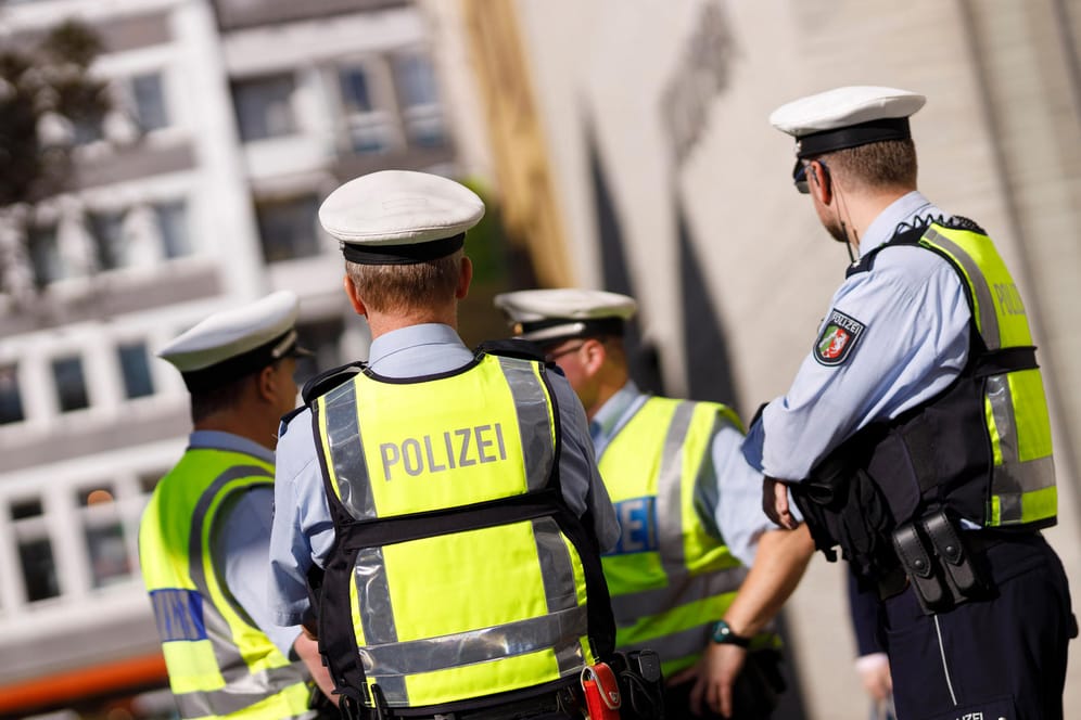 Beamte der Polizei Köln: Am Sonntag leistete diese sich nach einem Einbruch eine wilde Verfolungsjagd.