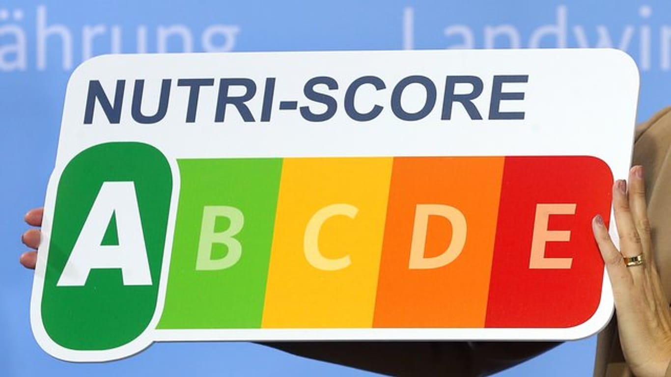 Julia Klöckner (CDU), Bundesernährungsministerin, stellt das neue Nährwertkennzeichen "NutriScore" vor.