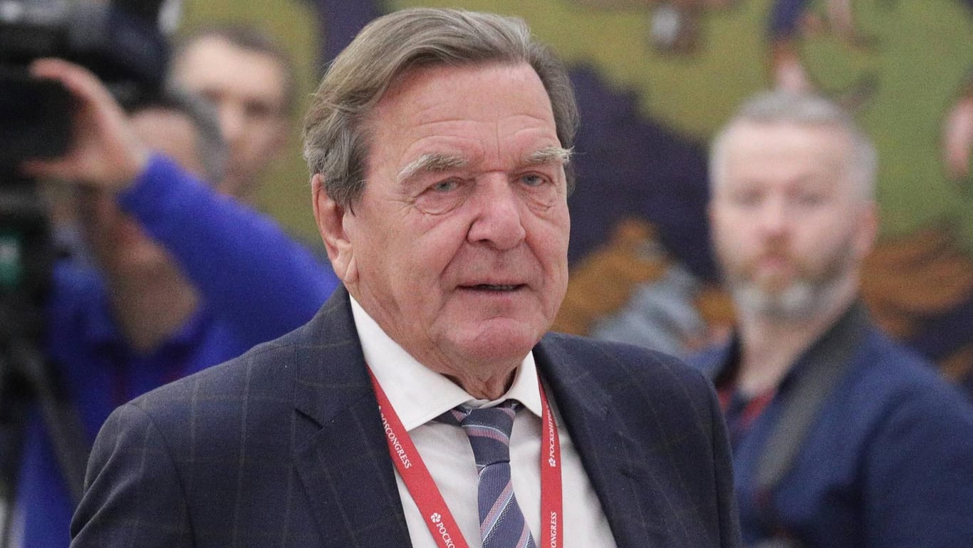 Gerhard Schröder im Juni 2019: Der deutsche Ex-Kanzler nahm nicht an der Trauerfeier für Frankreichs Ex-Präsidenten Jacques Chirac teil.