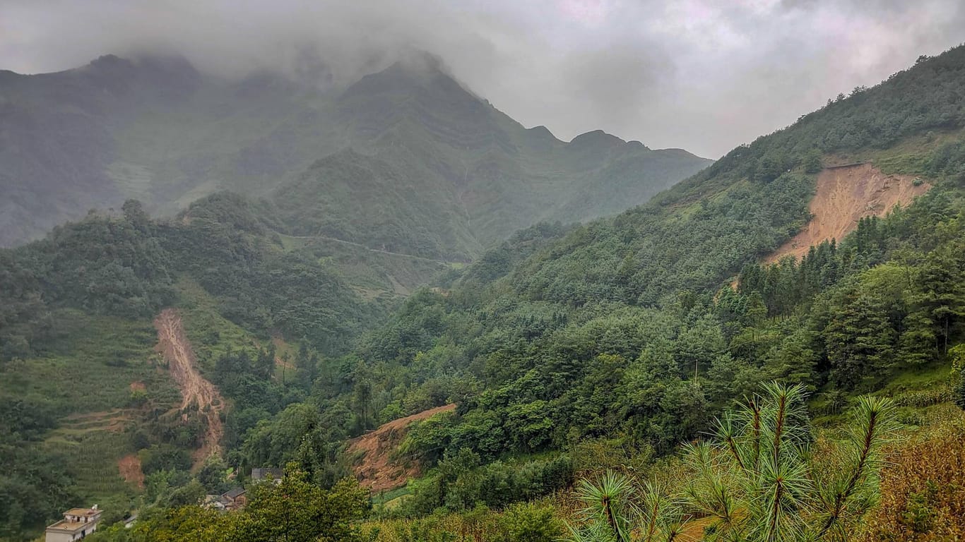 Landschaft in der Provinz Yunnan: Ein Straftäter lebte 17 Jahre lang in Höhlen. (Archivbild)