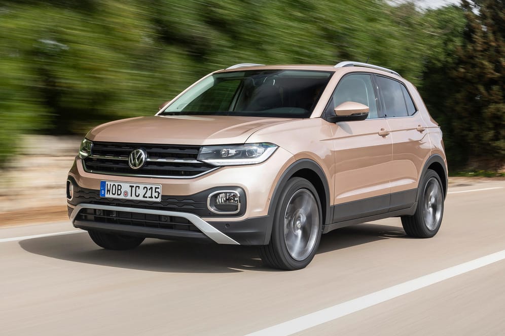 VW T-Cross: Das Mini-SUV ist rundum etwas geräumiger als ein VW Polo – aber auch etwa 2.900 Euro teurer.
