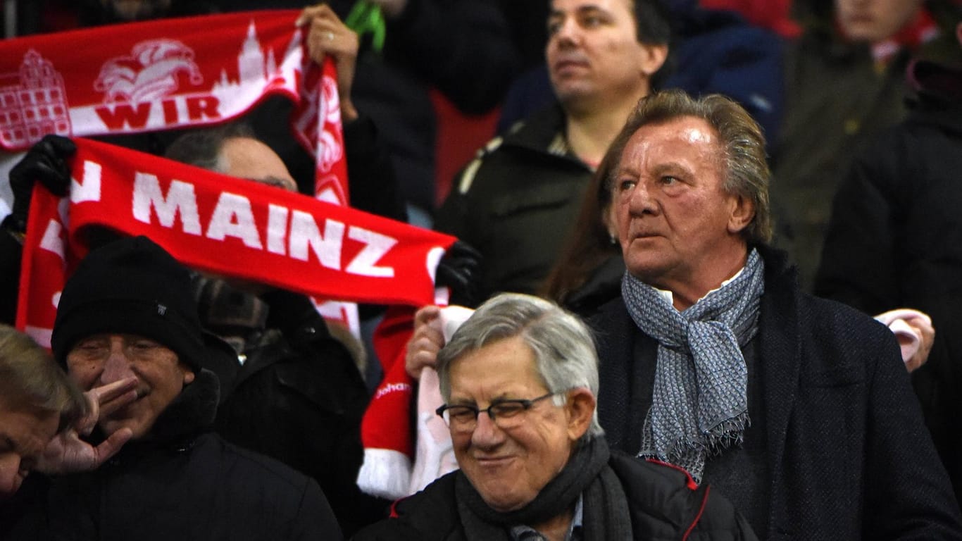 Harald Strutz im Mainzer Stadion: Der Ex-Präsident soll zum Ehrenpräsidenten ernannt werden.
