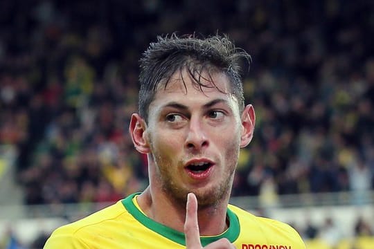 Der argentinische Fußball-Profi Emiliano Sala war mit einem Flugzeug über dem Ärmelkanal abgestürzt.