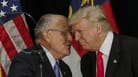 Donald Trump und Rudy Giuliani: Trumps Anwalt gerät ins Visier der Ermittlungen
