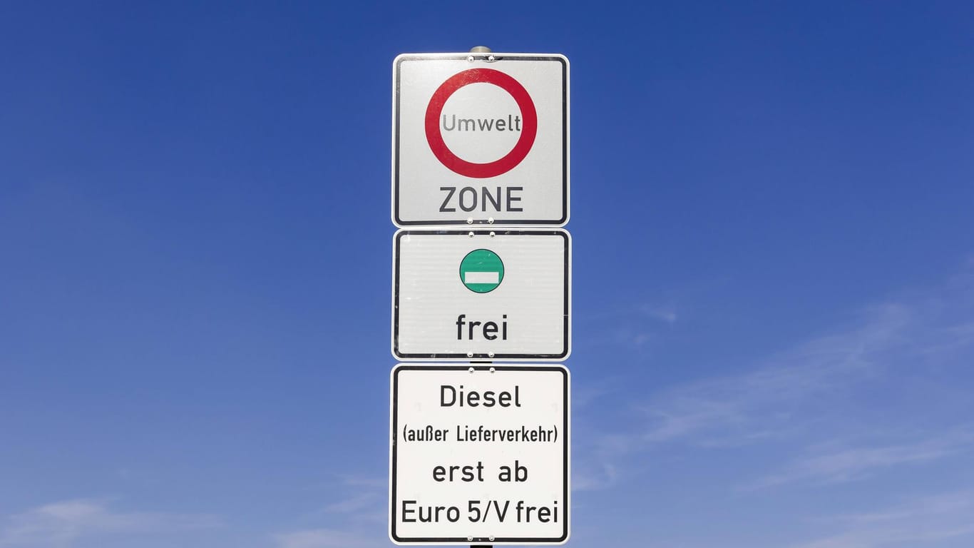 Umweltzone: Autos mit grüner Plakette frei. Im Kölner Stadtgebiet wurde die Umweltzone erweitert.