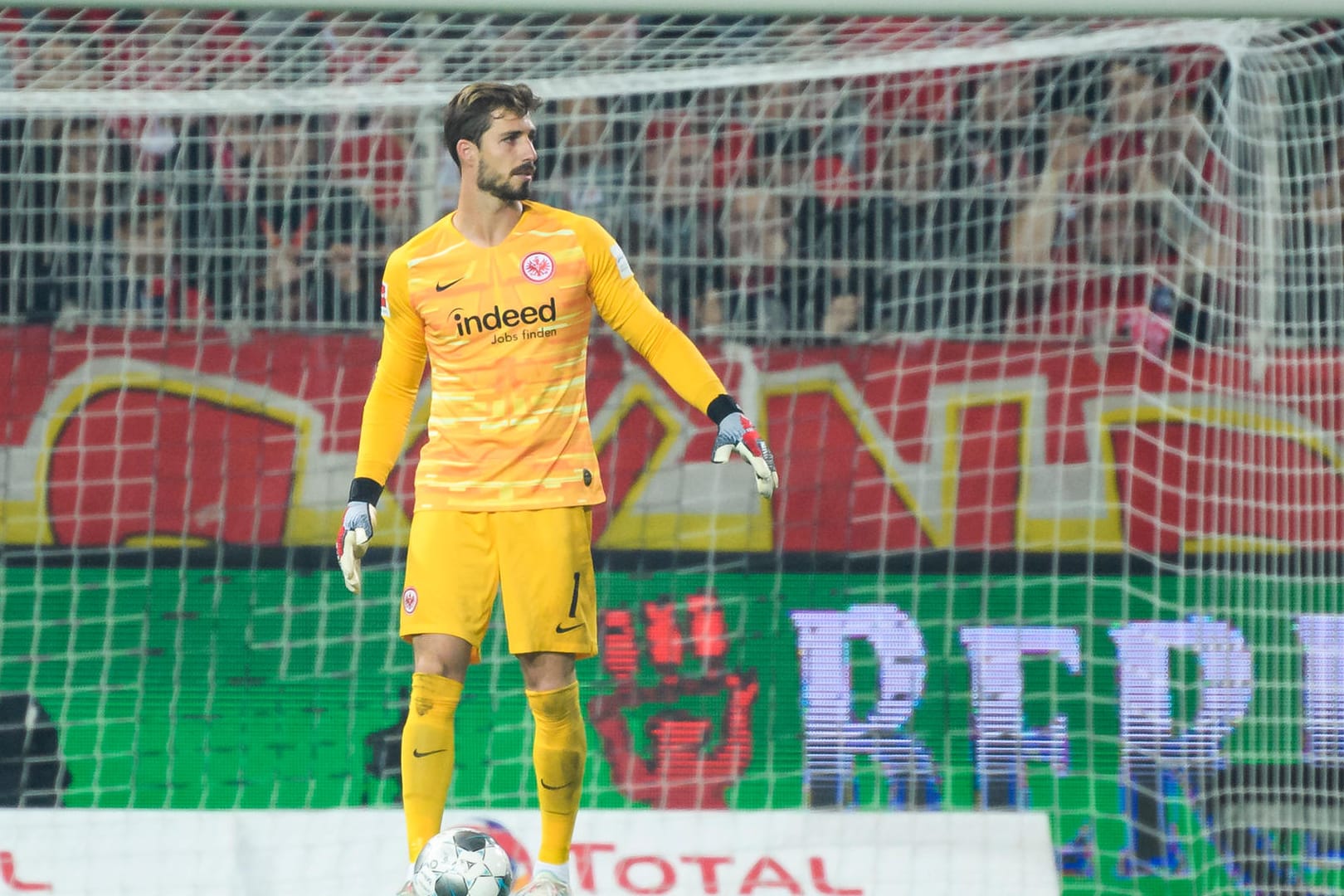 Frankfurts Torwart Kevin Trapp: Beim Spiel gegen Union Berlin hat sich der Keeper verletzt.