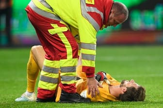 Frankfurts Keeper Kevin Trapp hat sich schwer an der Schulter verletzt.